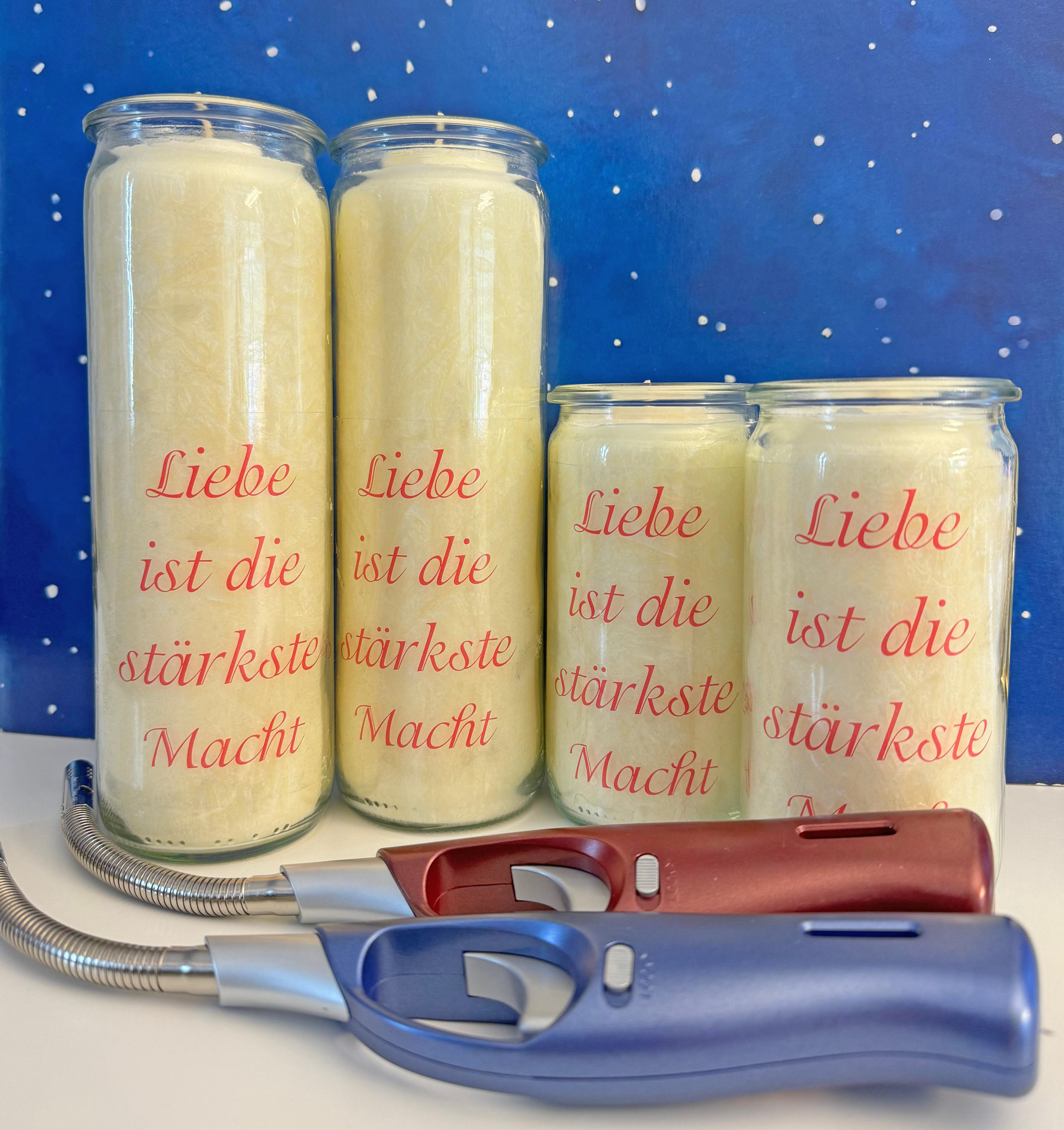 Angebot der Woche - Zwei Kerzen "Liebe ist die stärkste Macht" klein 300 ml und groß 600 ml